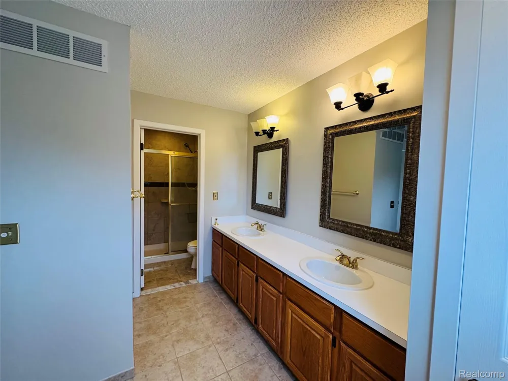 31199 Columbia Drive Novi City, MI 48377