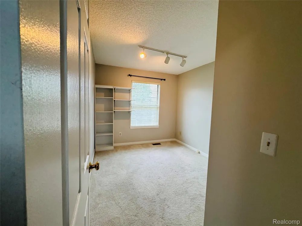31199 Columbia Drive Novi City, MI 48377