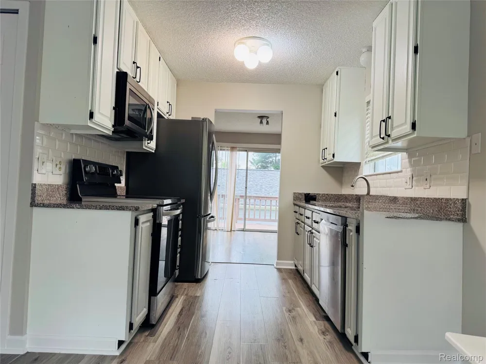 31199 Columbia Drive Novi City, MI 48377