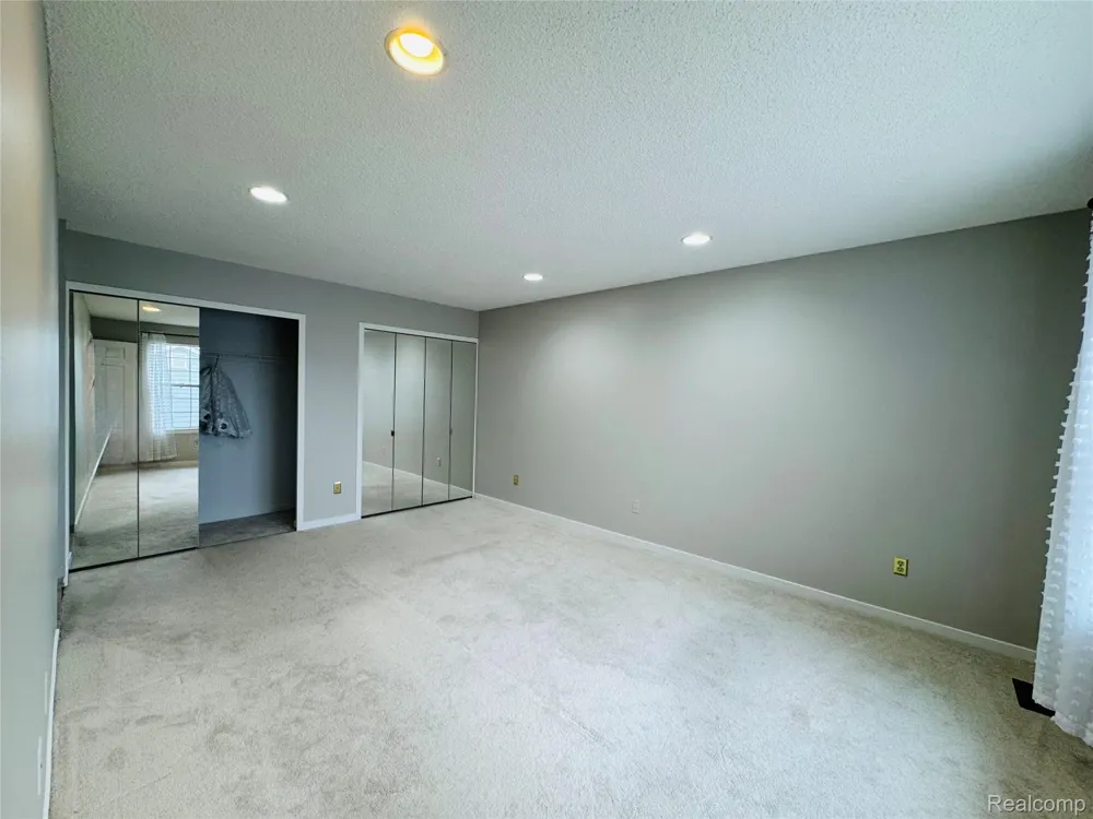 31199 Columbia Drive Novi City, MI 48377