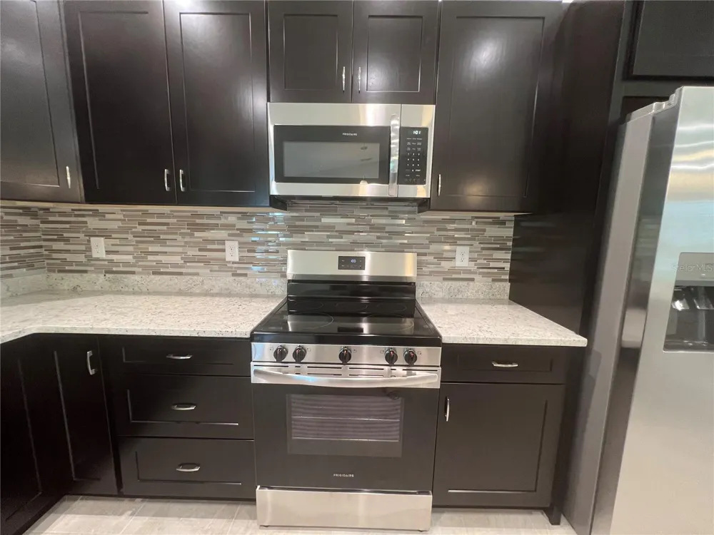 4895 LAS ALMANOS AVENUE North Port, FL 34288