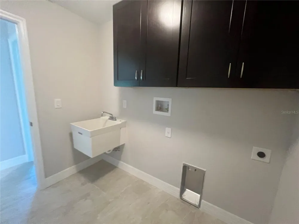 4895 LAS ALMANOS AVENUE North Port, FL 34288