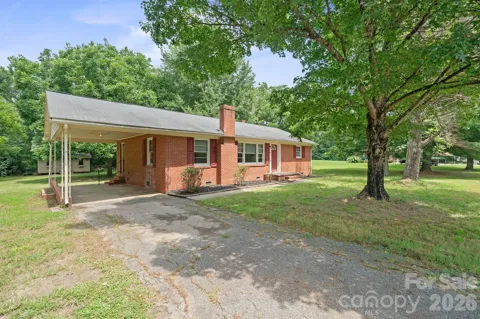 147 Oakdale Circle