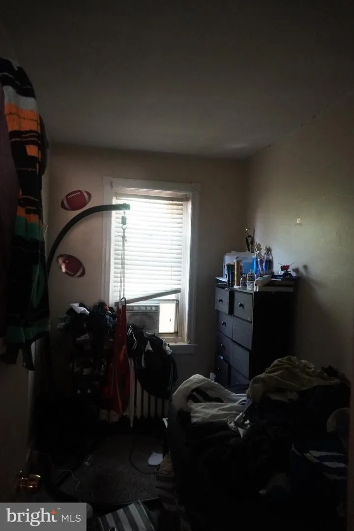 1967 W LAVEER STREET Philadelphia, PA 19141