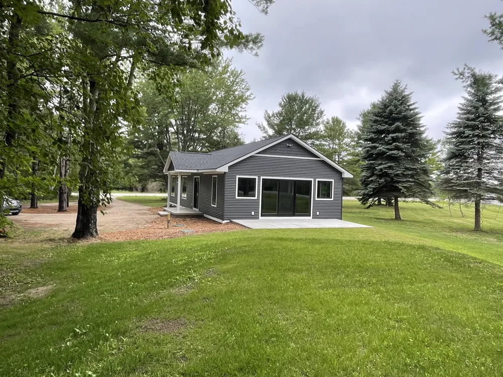 8279 Cherry Avenue Rapid City, MI 49676
