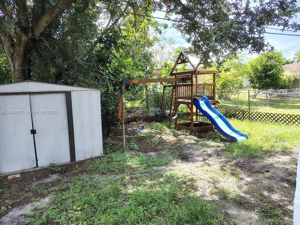 3141 73rd Ave Hollywood, FL 33024