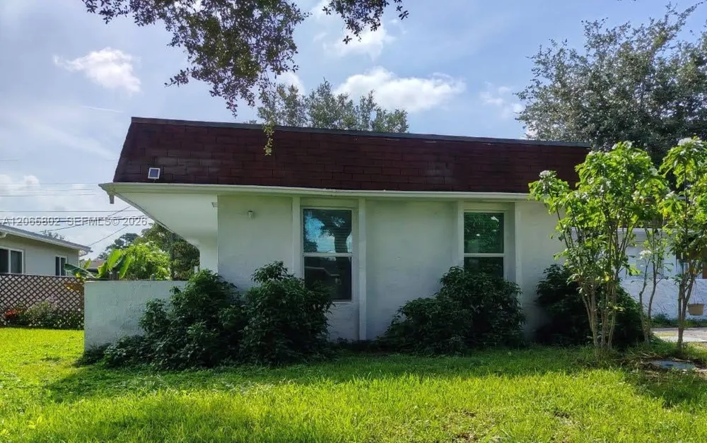 3141 73rd Ave Hollywood, FL 33024