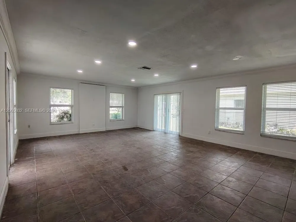 3141 73rd Ave Hollywood, FL 33024
