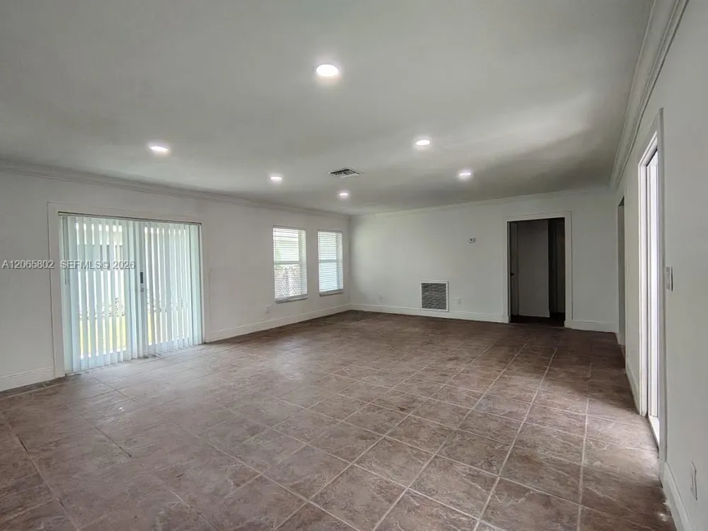 3141 73rd Ave Hollywood, FL 33024