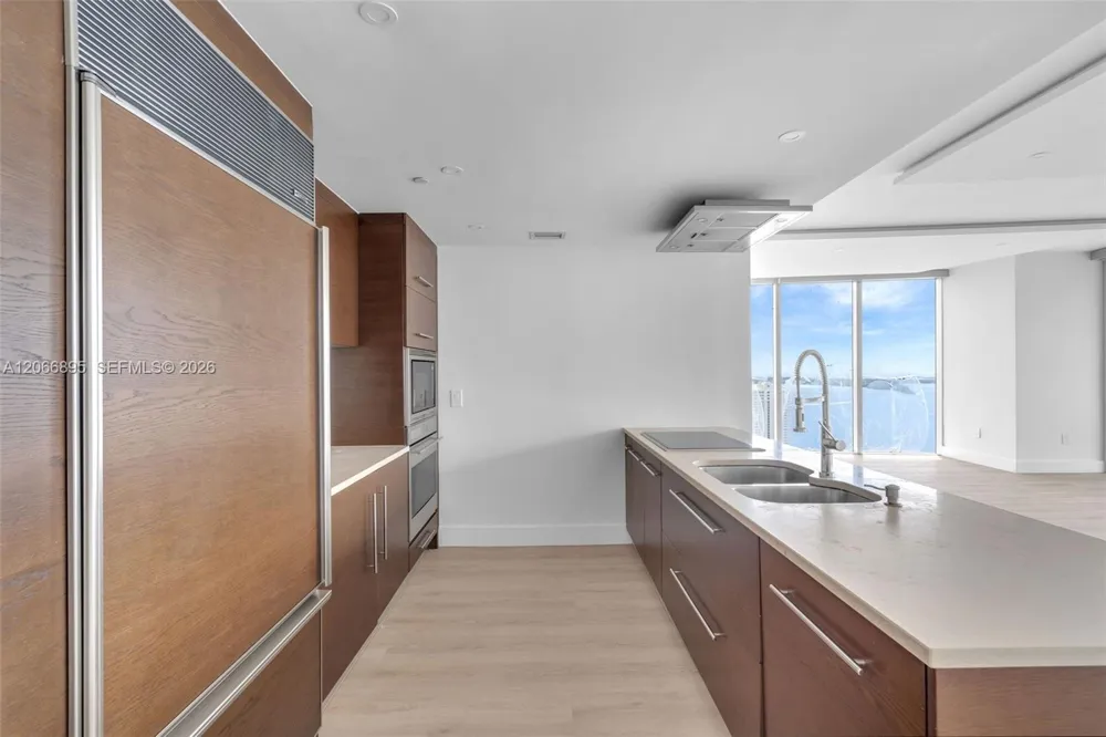 495 Brickell Ave #3601 Miami, FL 33131