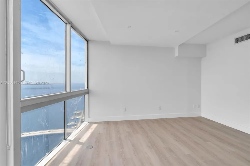 495 Brickell Ave #3601 Miami, FL 33131