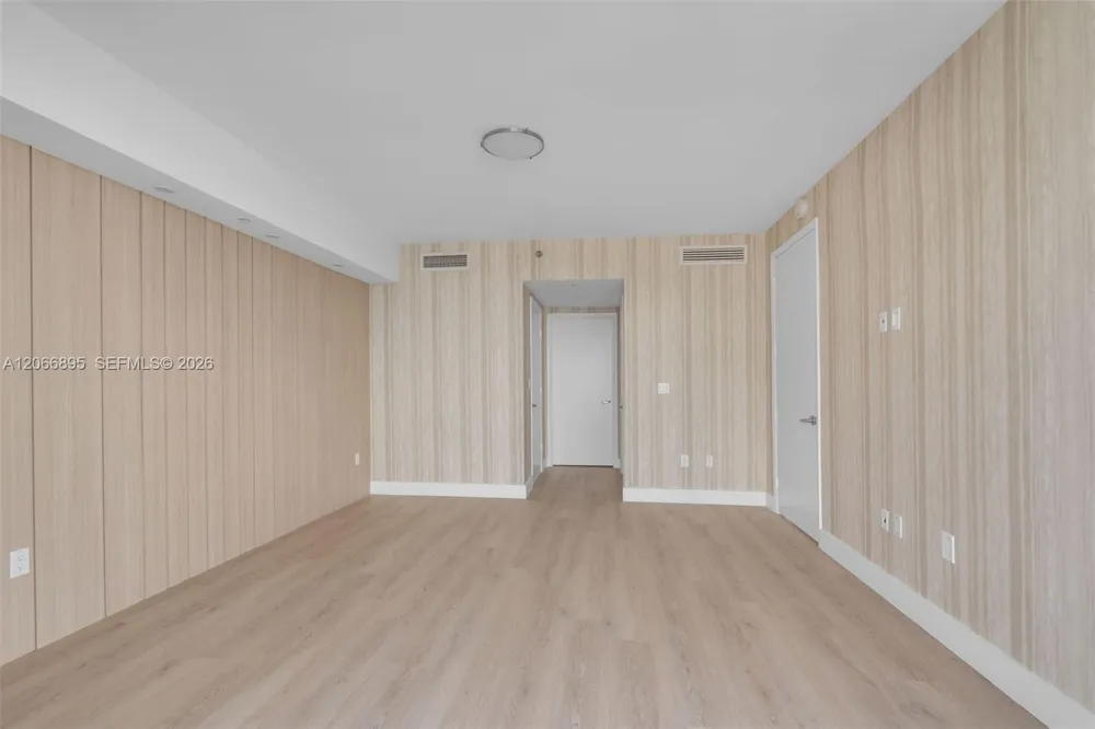 495 Brickell Ave #3601 Miami, FL 33131