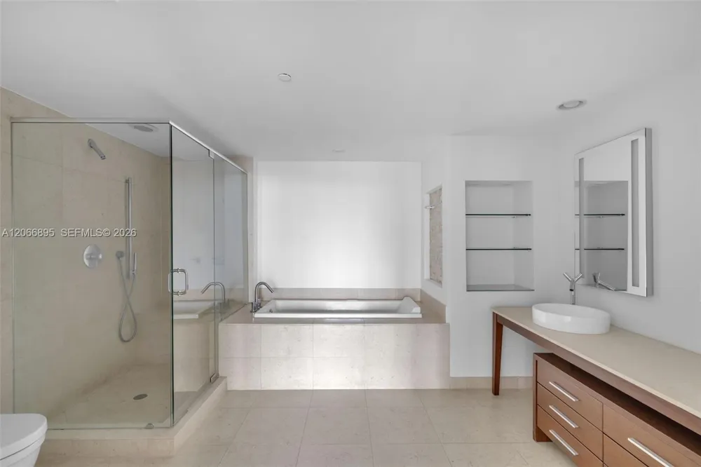 495 Brickell Ave #3601 Miami, FL 33131