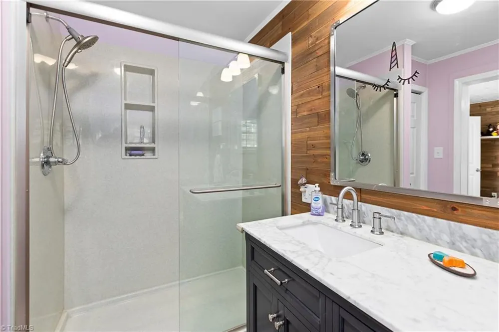 129 Friendly Way Lexington, NC 27292
