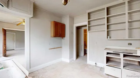 1007 Oakley Street