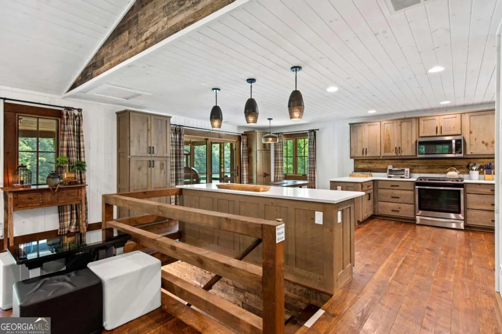 112 Tilley Ridge RD Blue Ridge, GA 30513