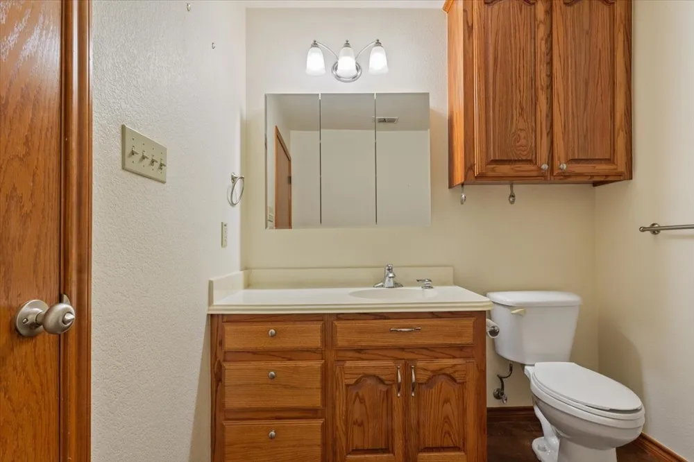 860 Lcr 794 Groesbeck, TX 76642