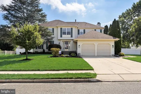 2 PRICKETT LANE