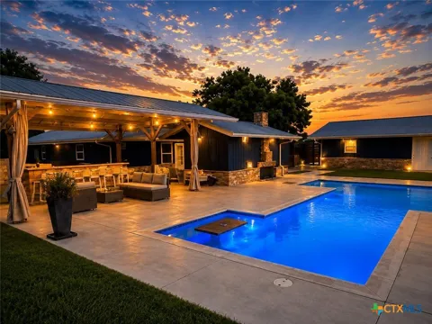 635 Riverside Path