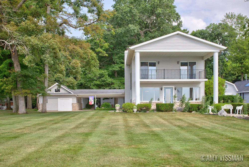 2083 Archwood Drive Wayland, MI 49348