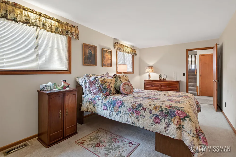 2083 Archwood Drive Wayland, MI 49348