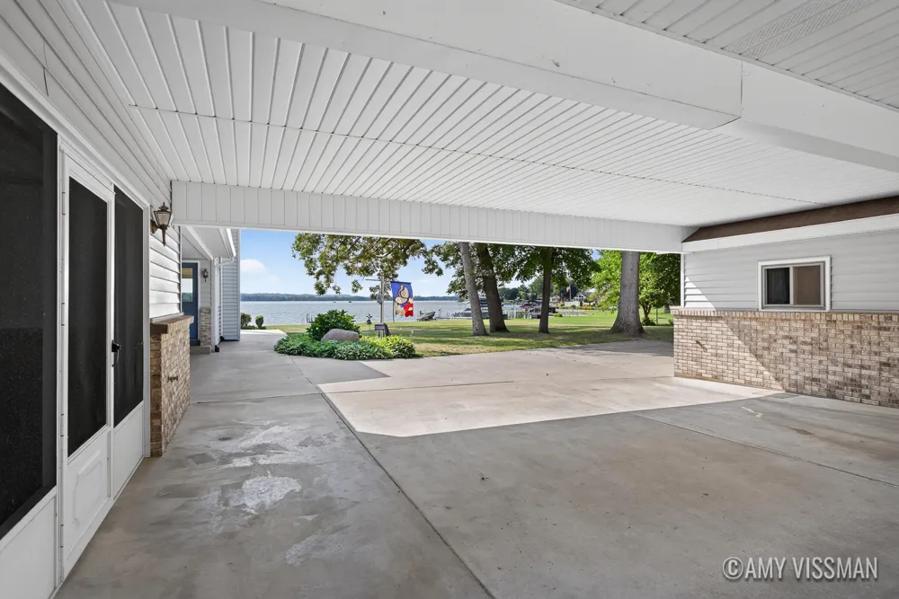 2083 Archwood Drive Wayland, MI 49348