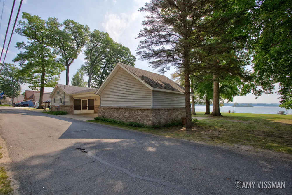 2083 Archwood Drive Wayland, MI 49348