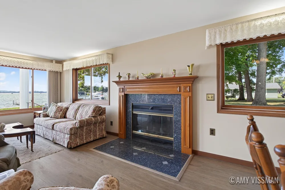 2083 Archwood Drive Wayland, MI 49348
