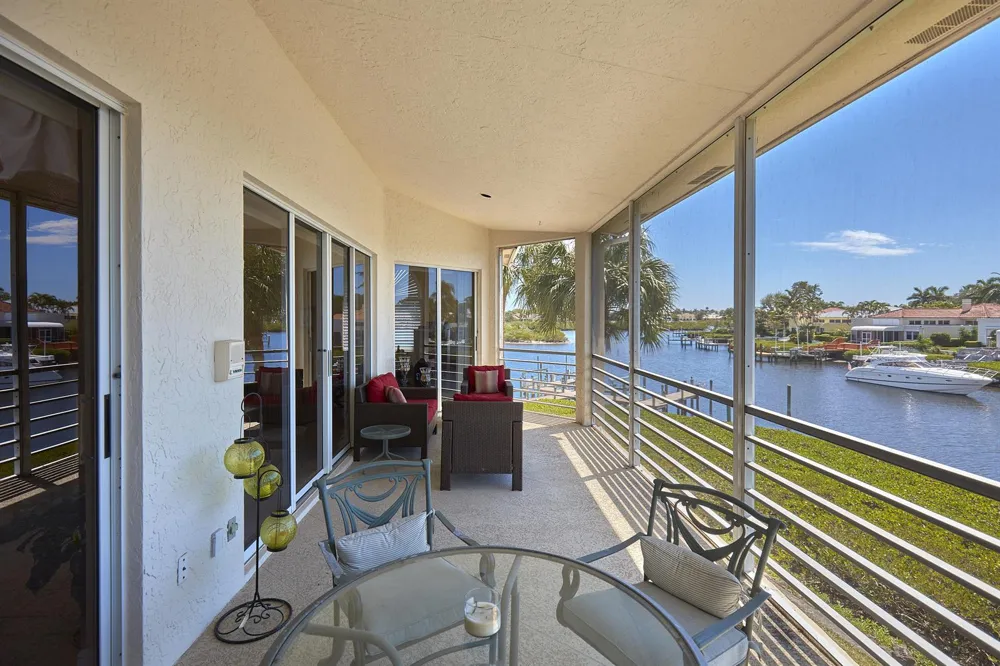 392 Spyglass Way Jupiter, FL 33477