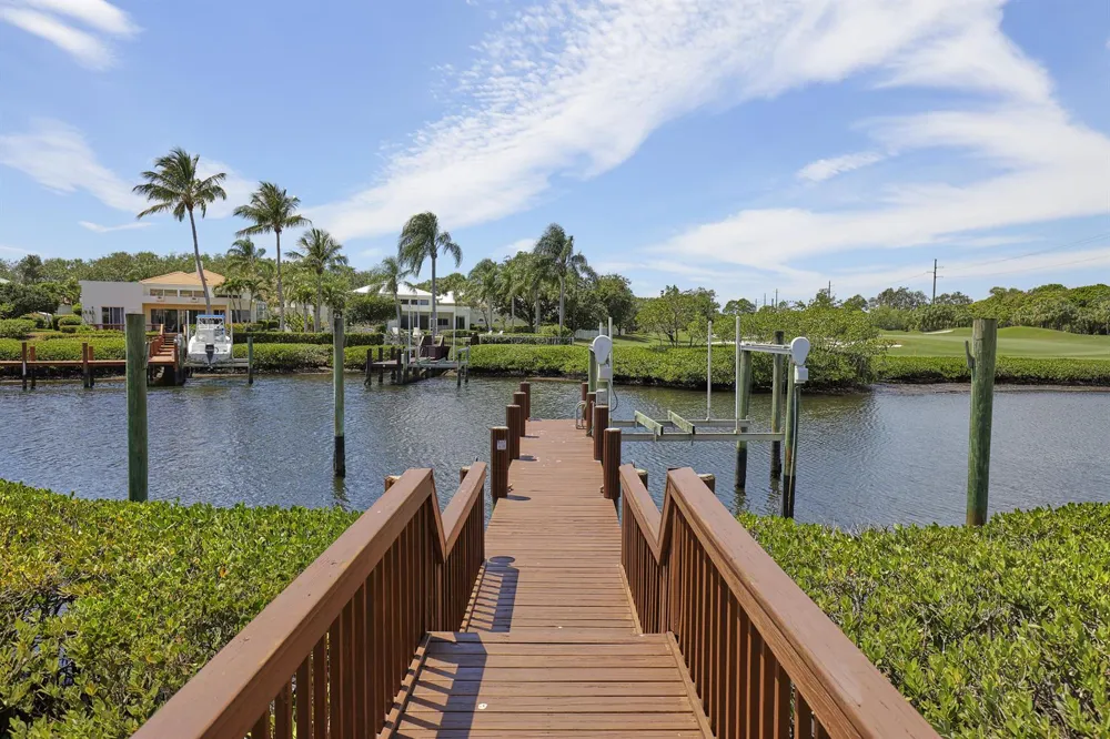 392 Spyglass Way Jupiter, FL 33477