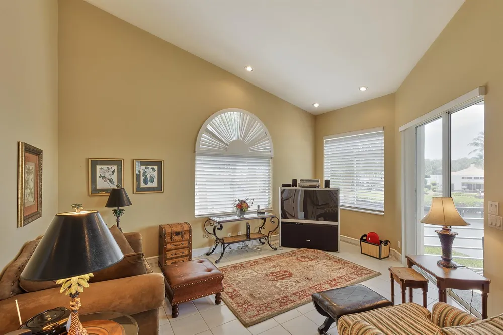 392 Spyglass Way Jupiter, FL 33477