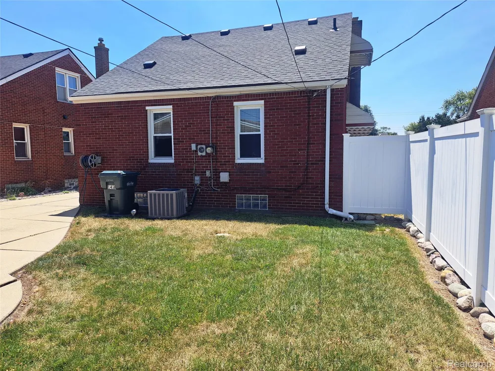 1416 Lincoln Avenue Lincoln Park City, MI 48146