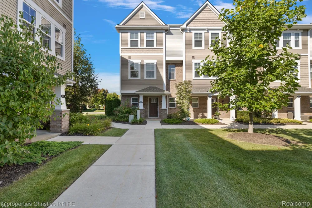 445 Wright Street Wixom City, MI 48393