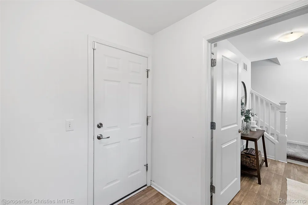 445 Wright Street Wixom City, MI 48393