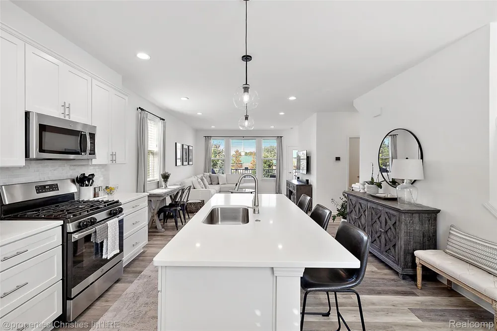 445 Wright Street Wixom City, MI 48393