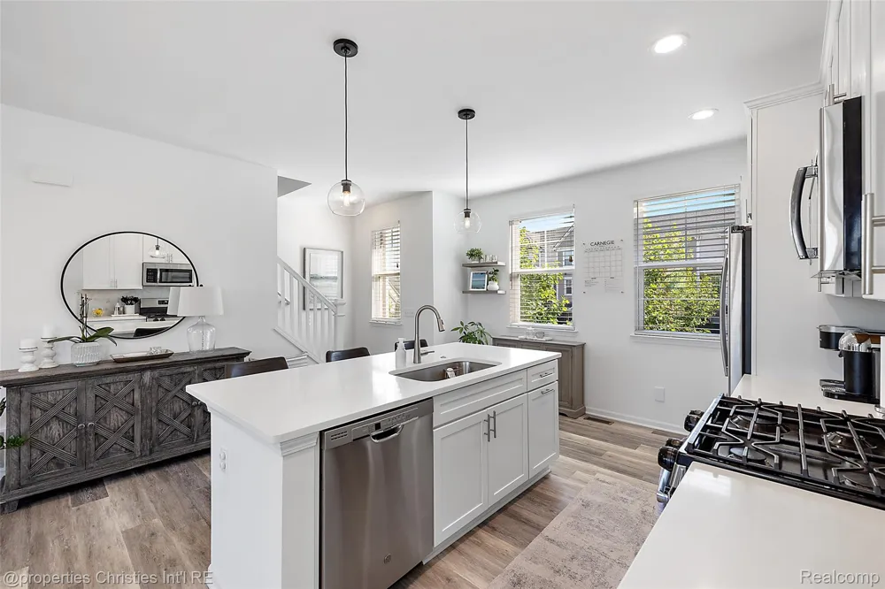 445 Wright Street Wixom City, MI 48393