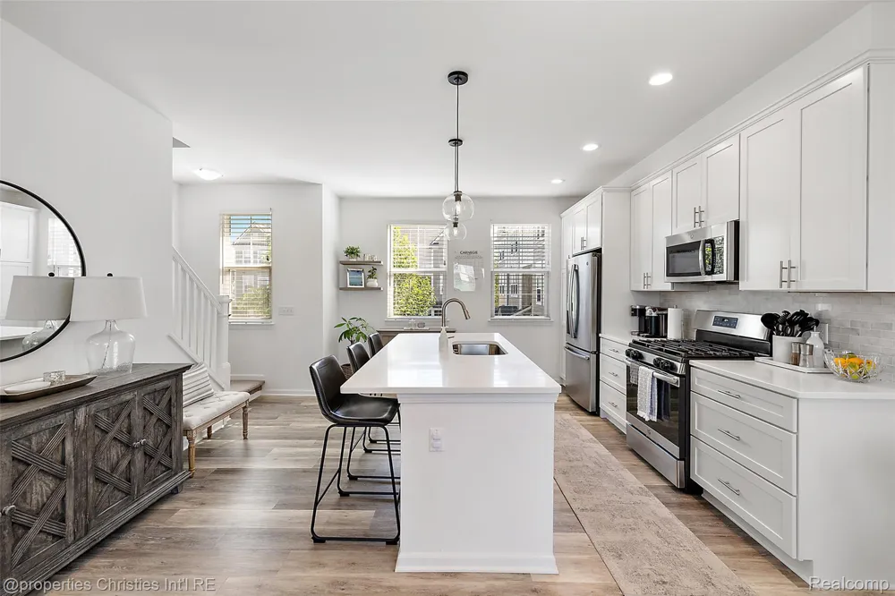 445 Wright Street Wixom City, MI 48393