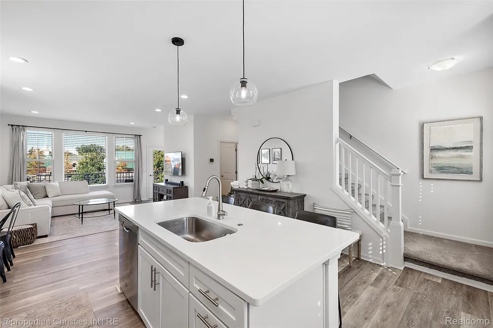 445 Wright Street Wixom City, MI 48393