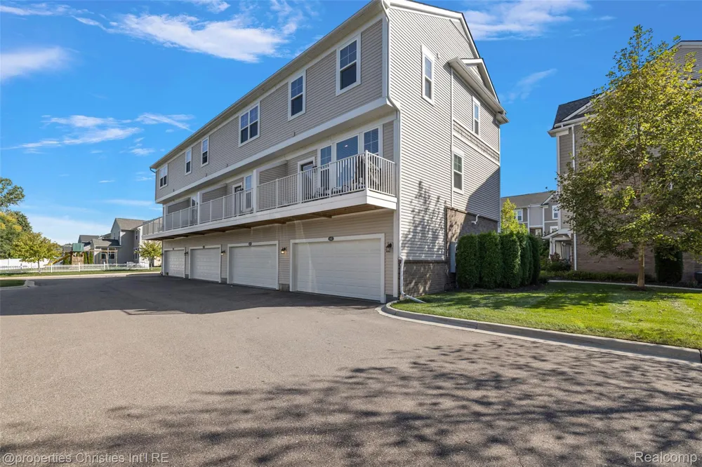445 Wright Street Wixom City, MI 48393