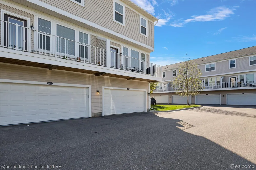 445 Wright Street Wixom City, MI 48393