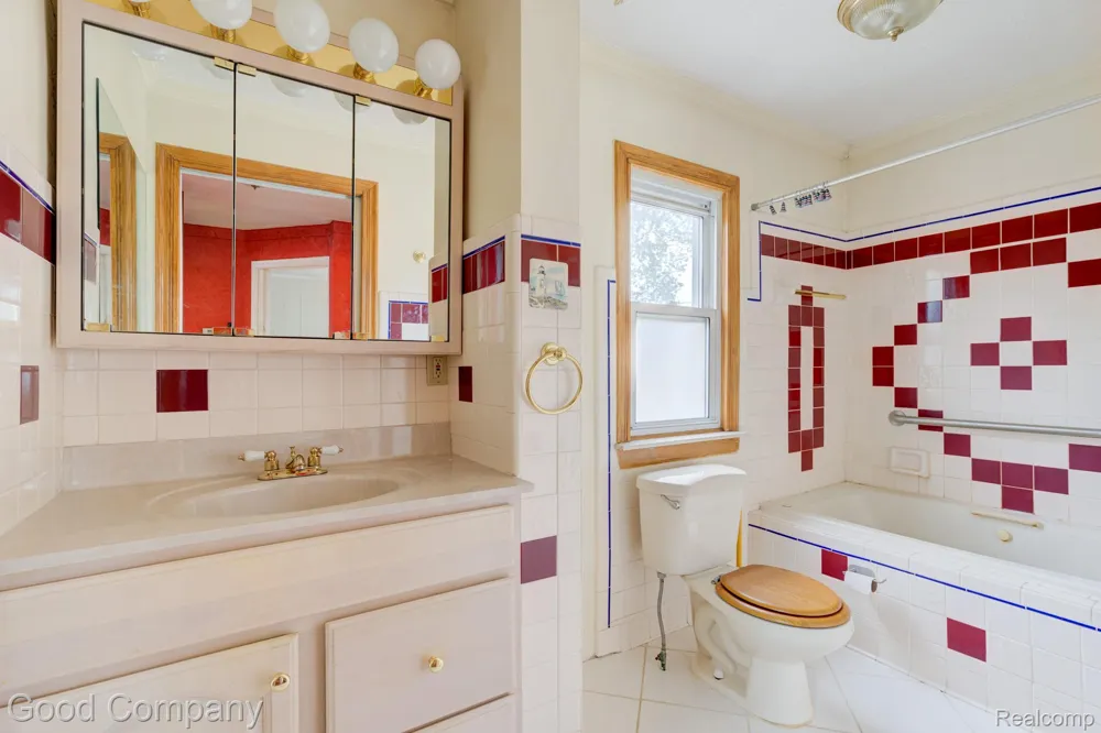 1355 Harvard Road Berkley City, MI 48072