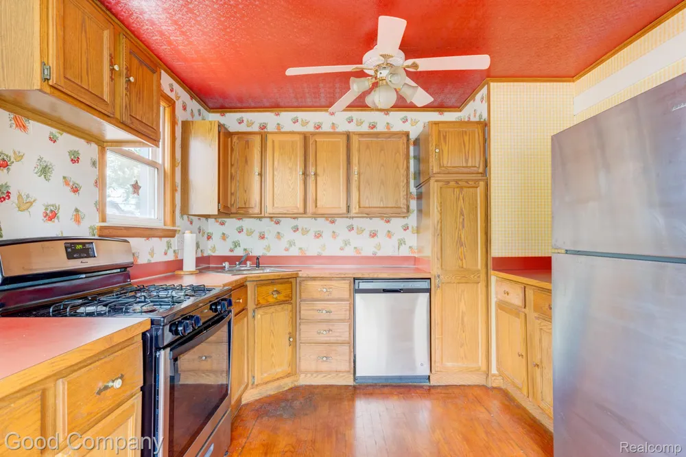 1355 Harvard Road Berkley City, MI 48072