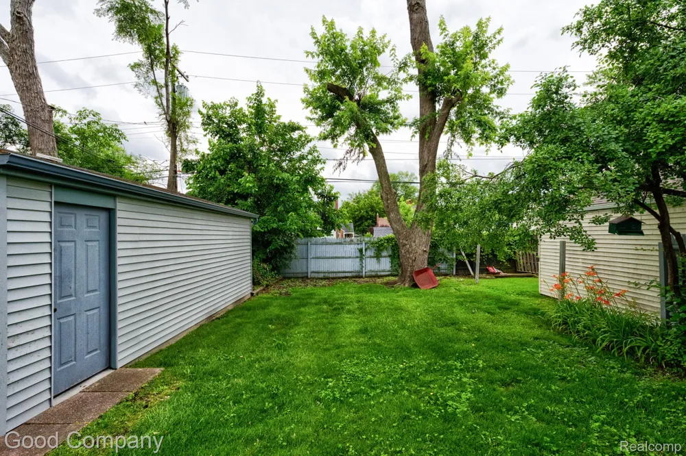 1355 Harvard Road Berkley City, MI 48072