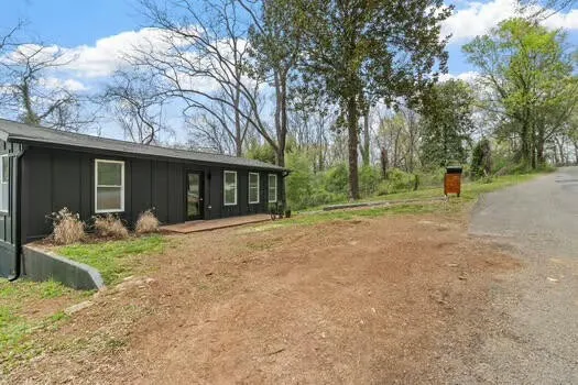 20 Moon Street Chattanooga, TN 37406