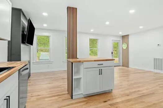 20 Moon Street Chattanooga, TN 37406