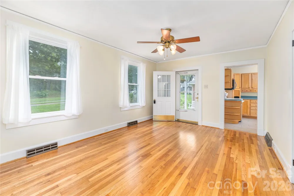 3 Enka Oak Street Candler, NC 28715
