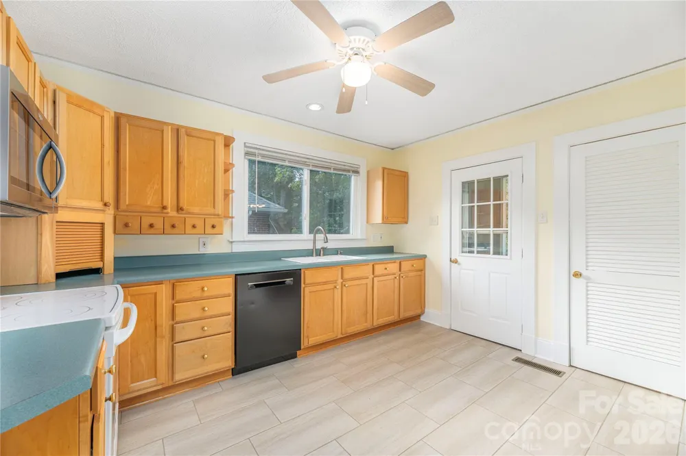 3 Enka Oak Street Candler, NC 28715