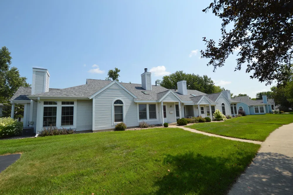2211 Valleyhigh Drive NW Rochester, MN 55901