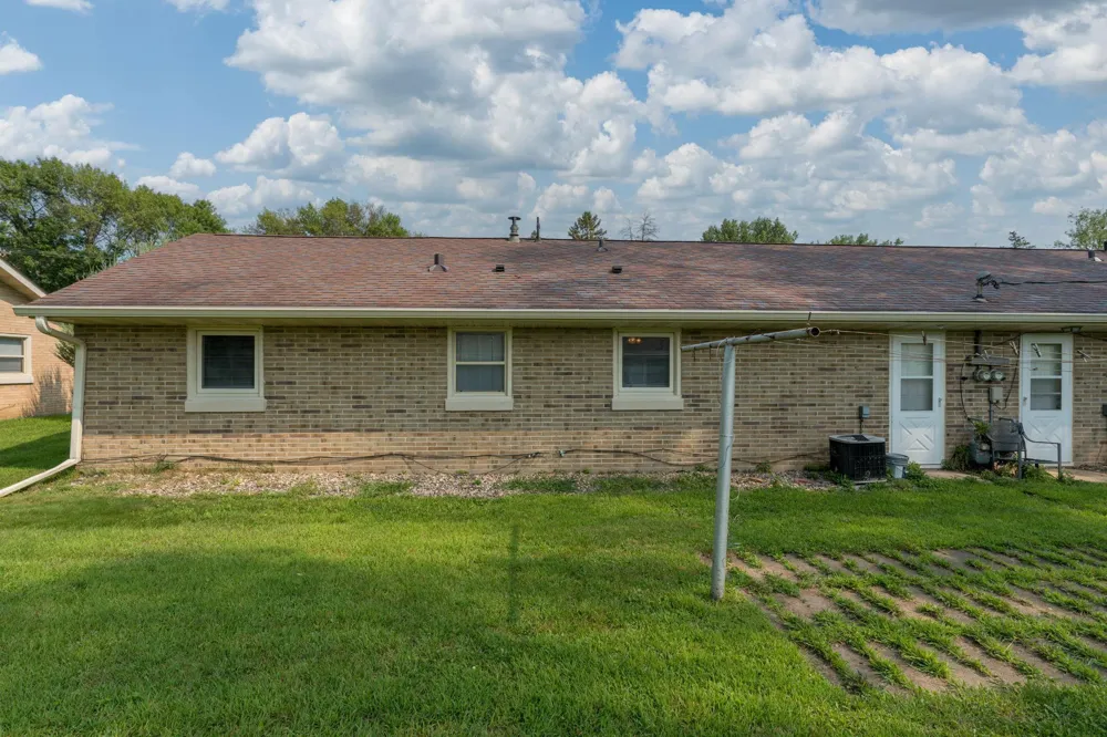 109 Jay Street Le Sueur, MN 56058