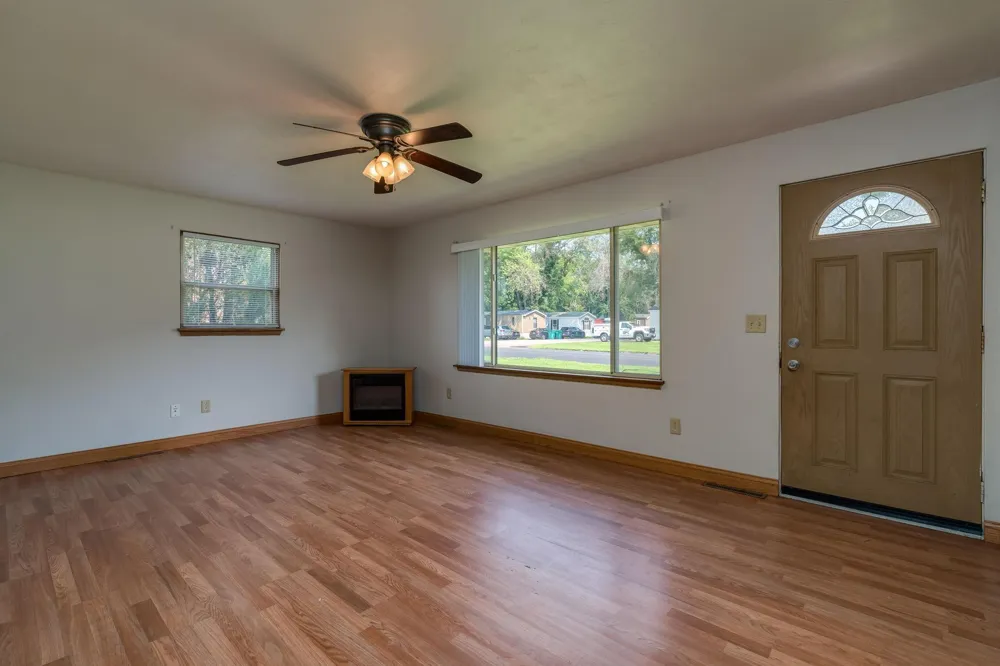 109 Jay Street Le Sueur, MN 56058